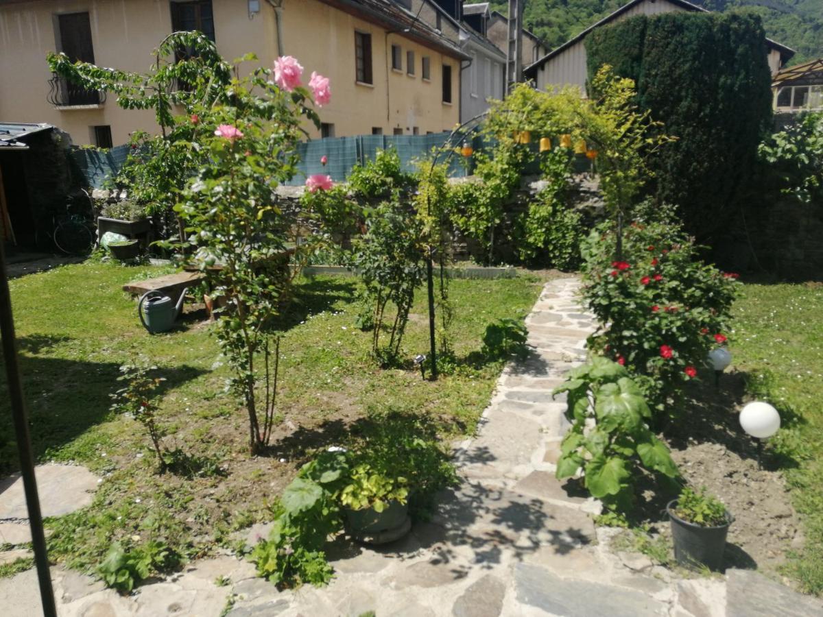 Вилла Les Rosiers Bagneres-de-Luchon Экстерьер фото